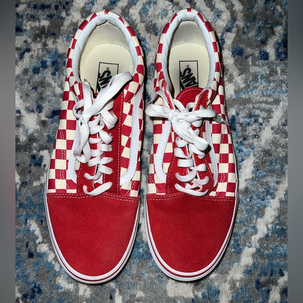 Red checkered men’s vans